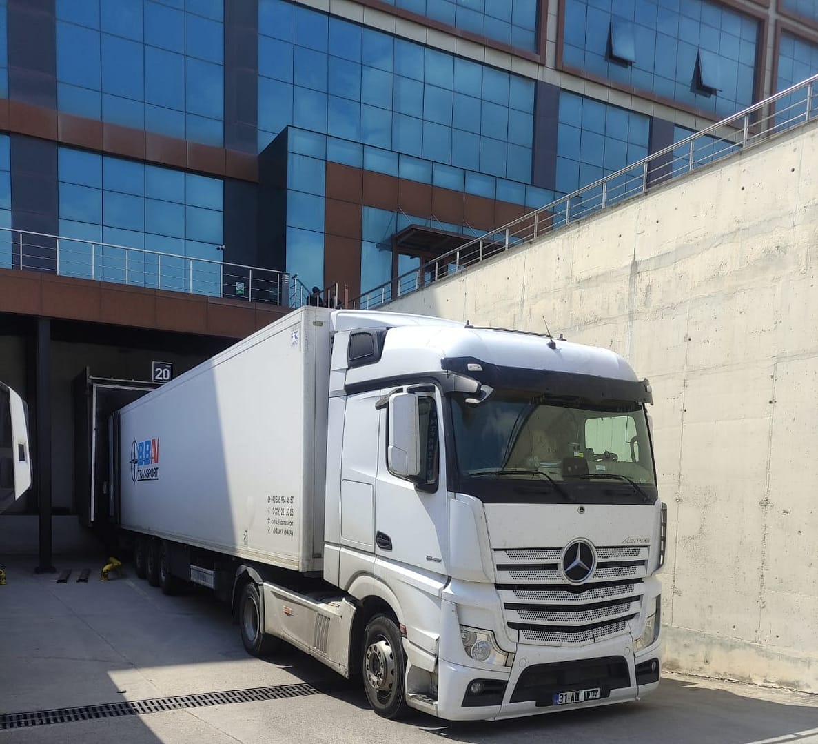 Poland to Turkey transport, computer hardware logistics, refrigerated electronics transport, technology logistics Europe, frigo transport Turkey, secure cargo logistics, BBN Transport,