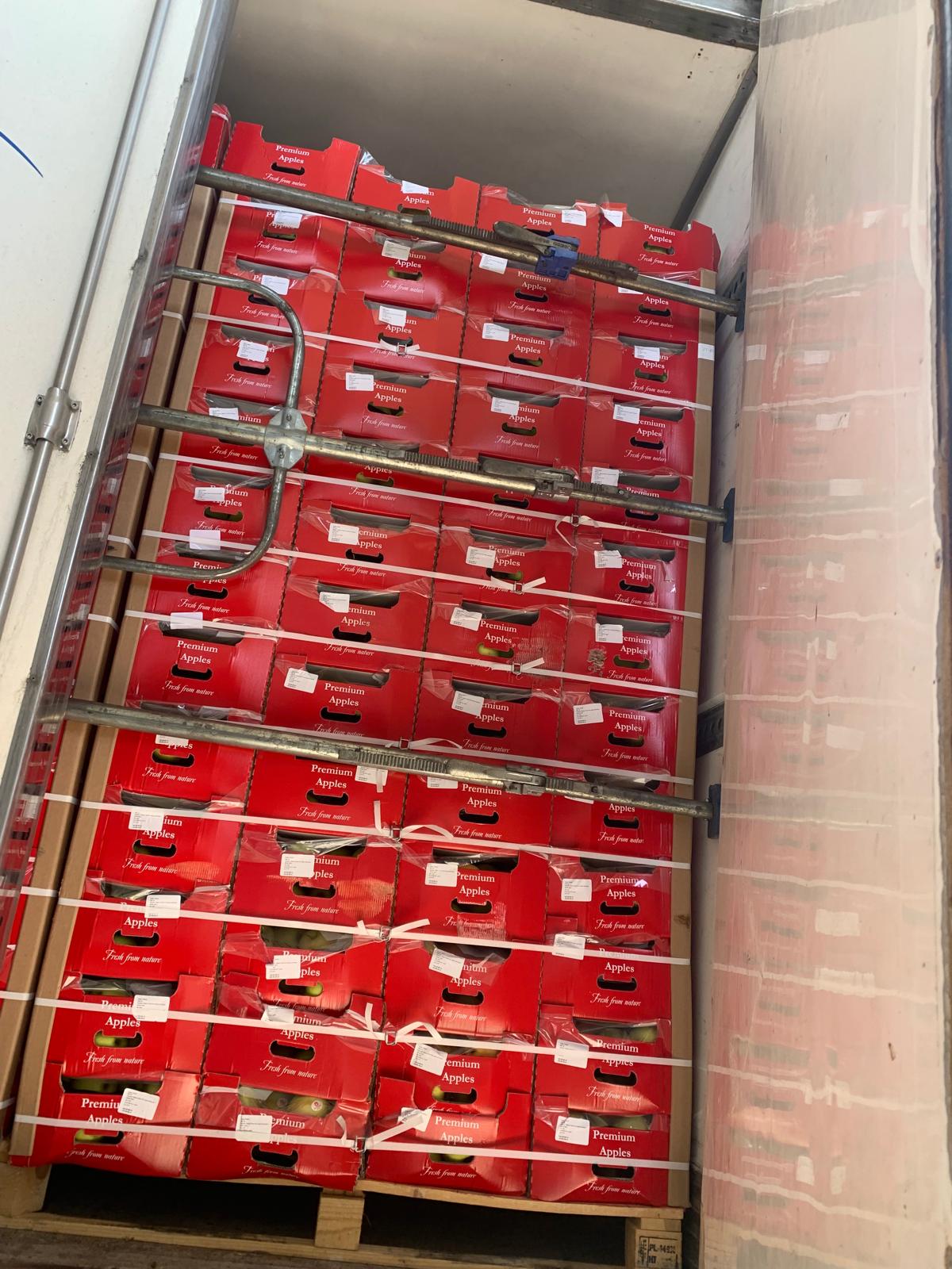 Poland to Jordan apple transport with refrigerated transport. Reliable fresh produce logistics solutions by BBN Transport.